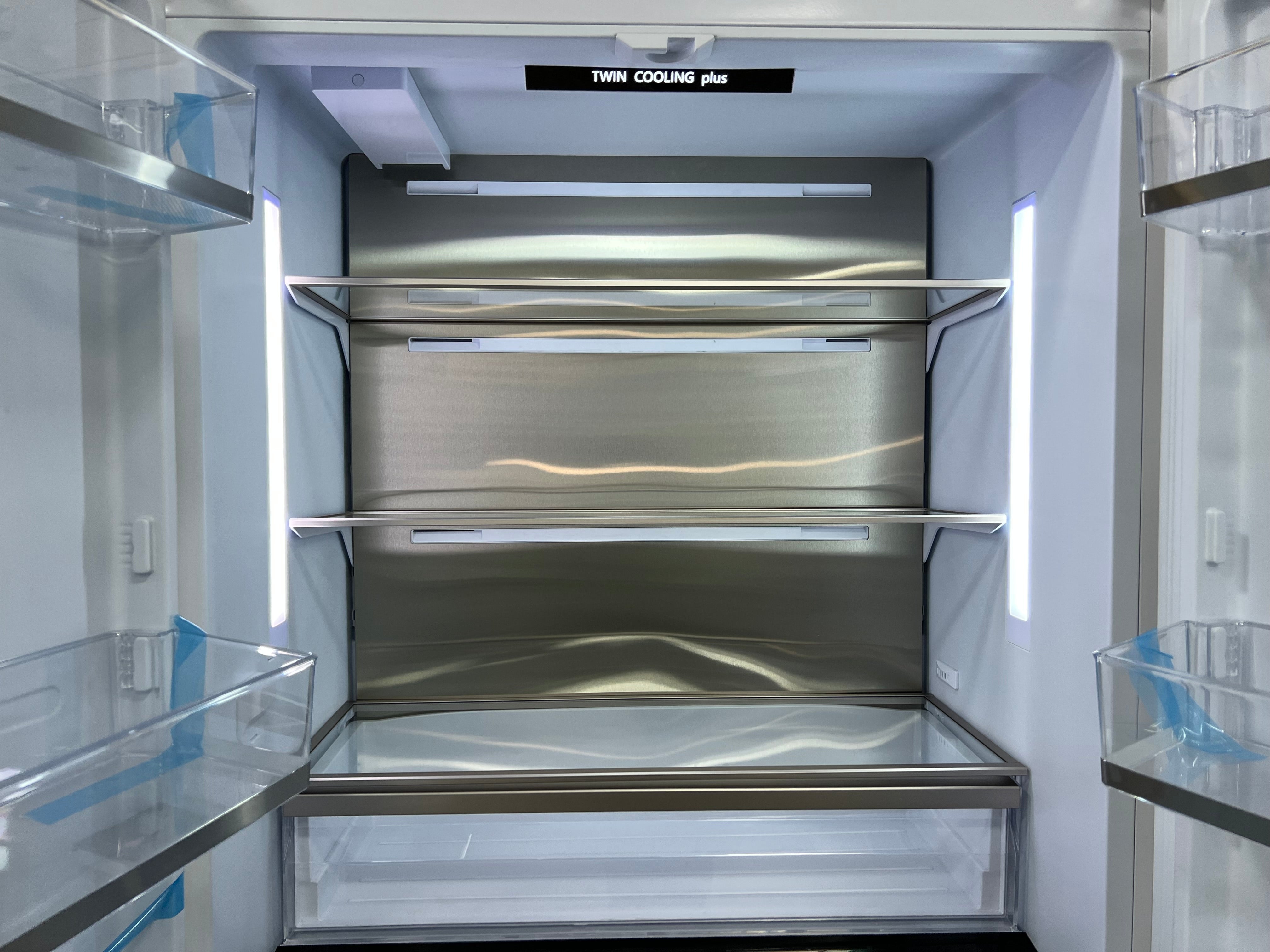 36" French Door Built-In Refrigerator with Freezer, Ice-Maker and Water Dispenser - Black Stainless Steel