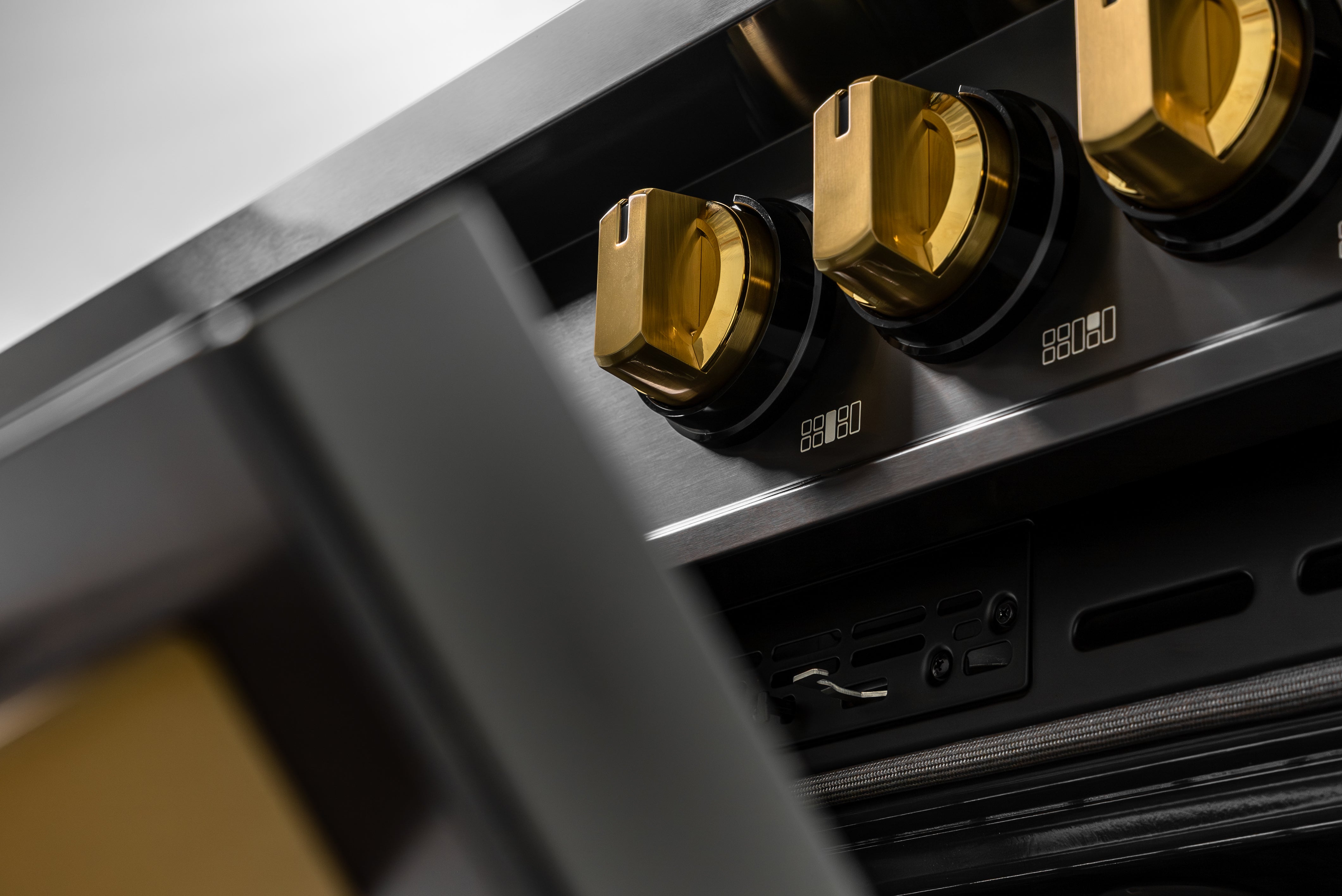 30″ Professional Induction Range – ORION Edition