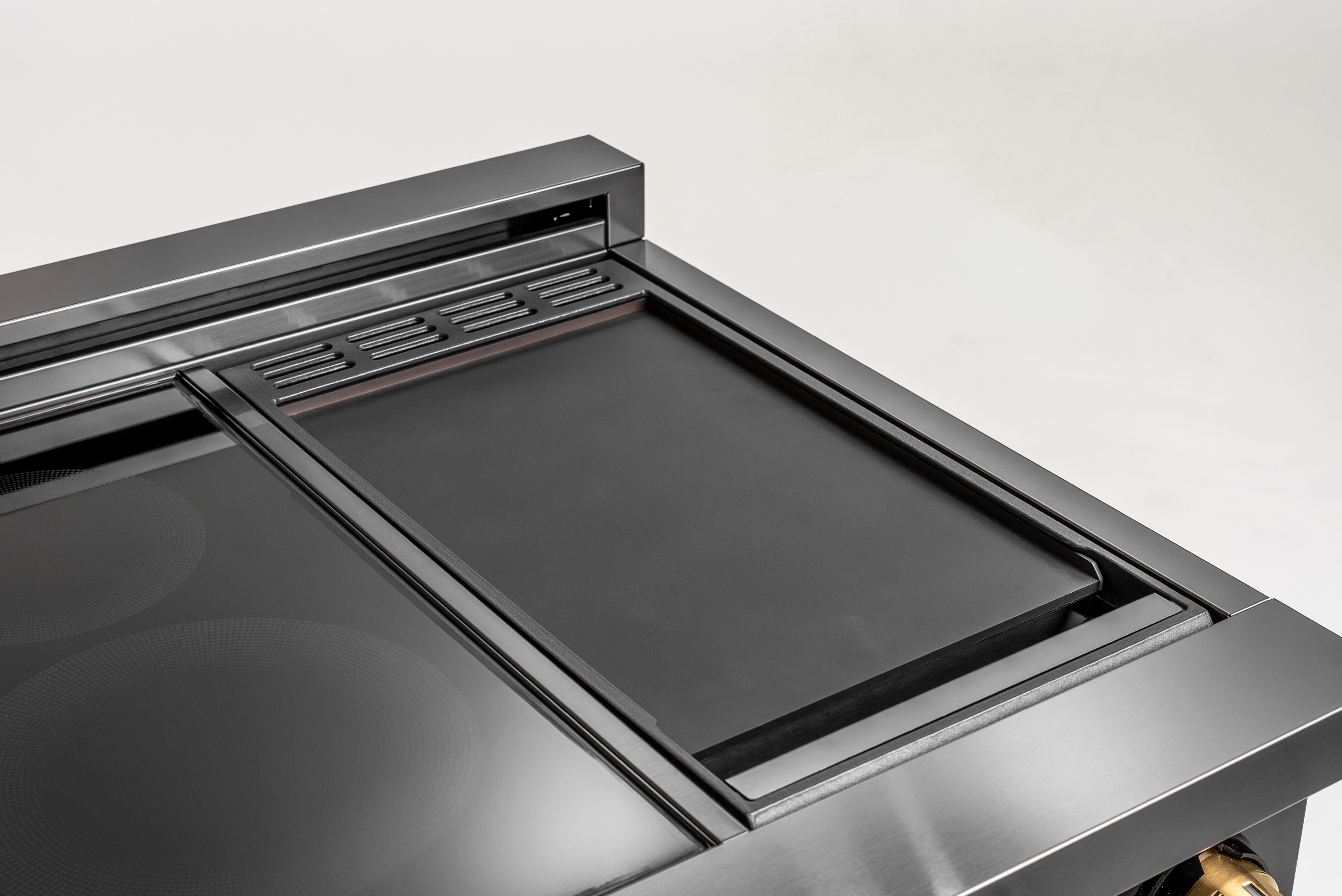 60″ Induction Range with Built-in Professional Griddle – ORION Edition
