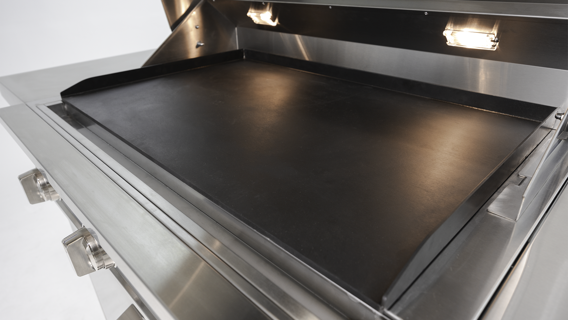 36" Outdoor Built-In Induction Griddle with Cart